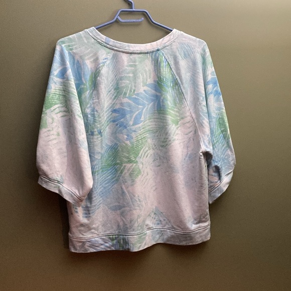 Zac & Rachel leaf oversized sweater tee with tapered sleeves. - Picture 2 of 6